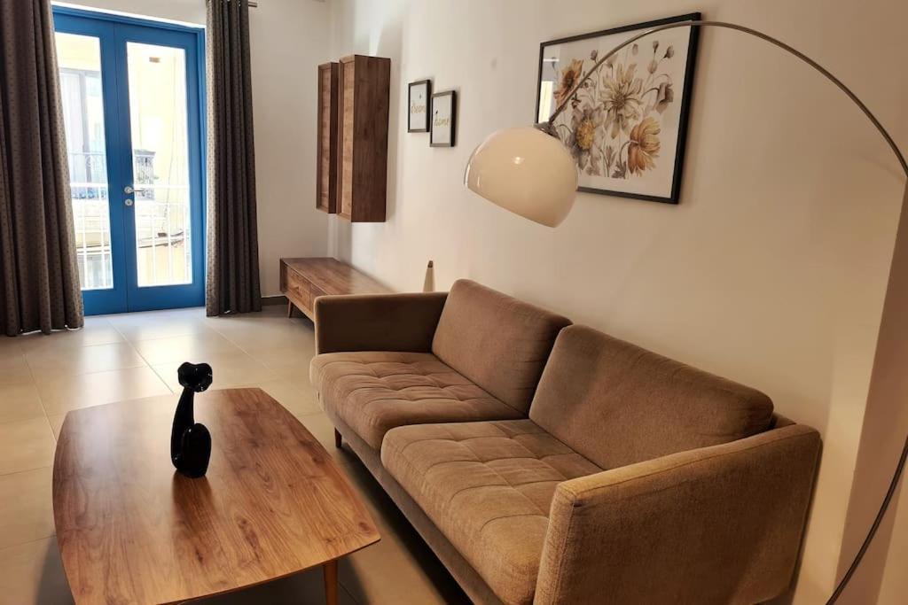 דירות סליאמה Cozy Inside.City & Beach Outside מראה חיצוני תמונה