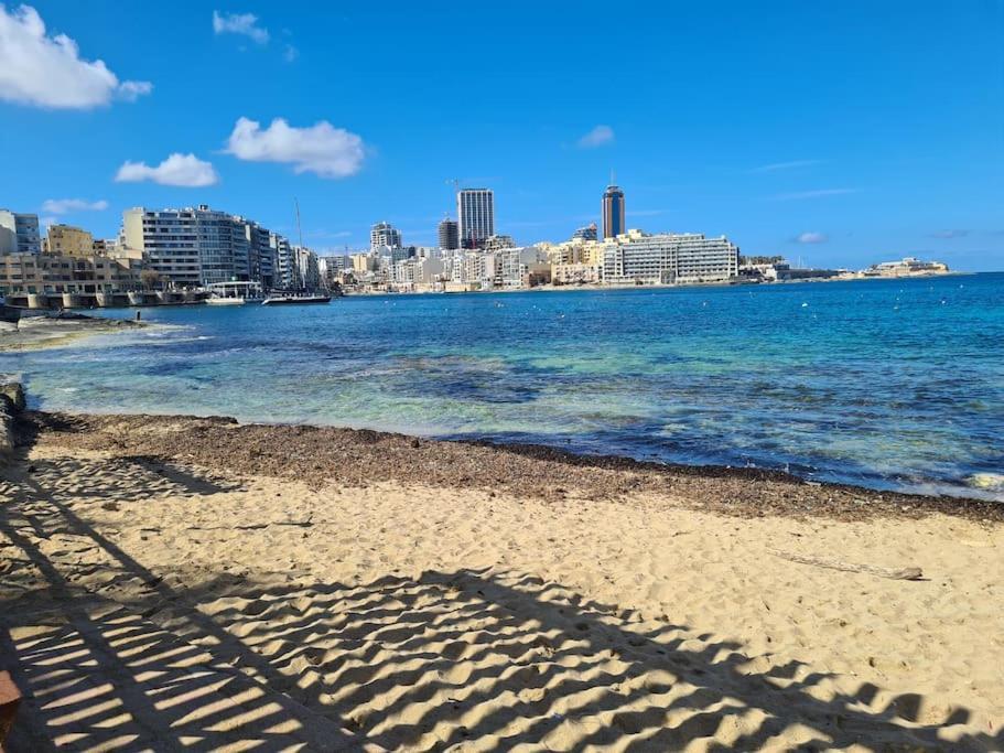 דירות סליאמה Cozy Inside.City & Beach Outside מראה חיצוני תמונה